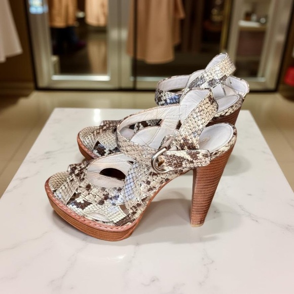 Coach Shoes - COACH VINTAGE Tamara snake,wood Heel
SZ 7 EUC beautiful,trendy,Y2K wood heel